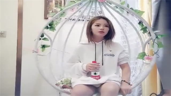 黄先生最爱清纯学妹竟是骚货女神！肉体摩擦激战性爱高潮四射